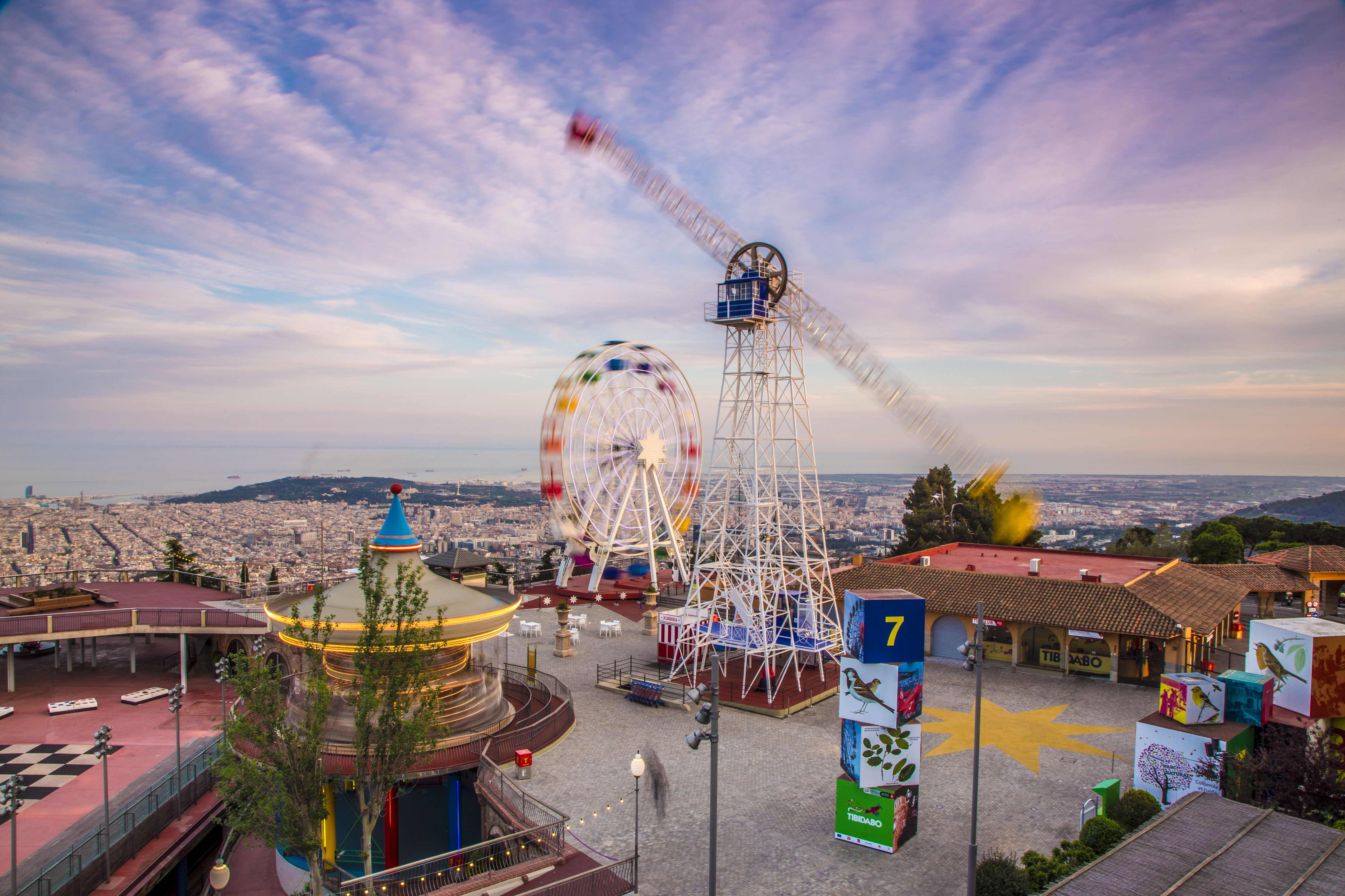 Galeria De Fotograf as Parque De Atracciones Tibidabo